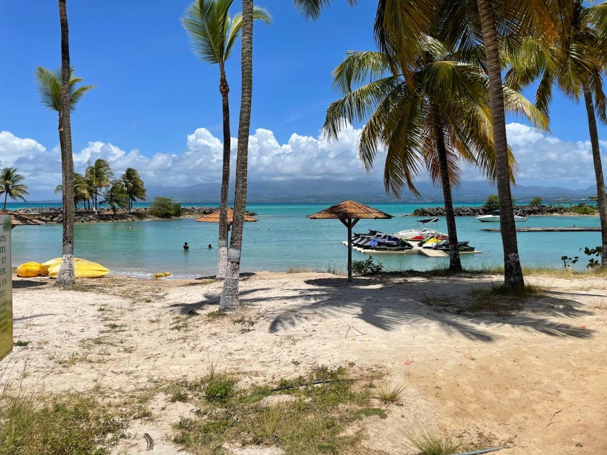 Cauris Lodge Du Marisol Vue Mer Acces Direct Plage Avec Citerne D Eau Ле-Гозье Экстерьер фото